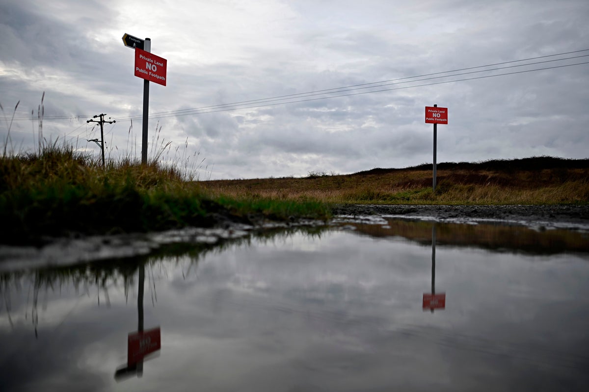 Body of teenage boy found in Kent pond as fresh heat health alert issued in parts of England