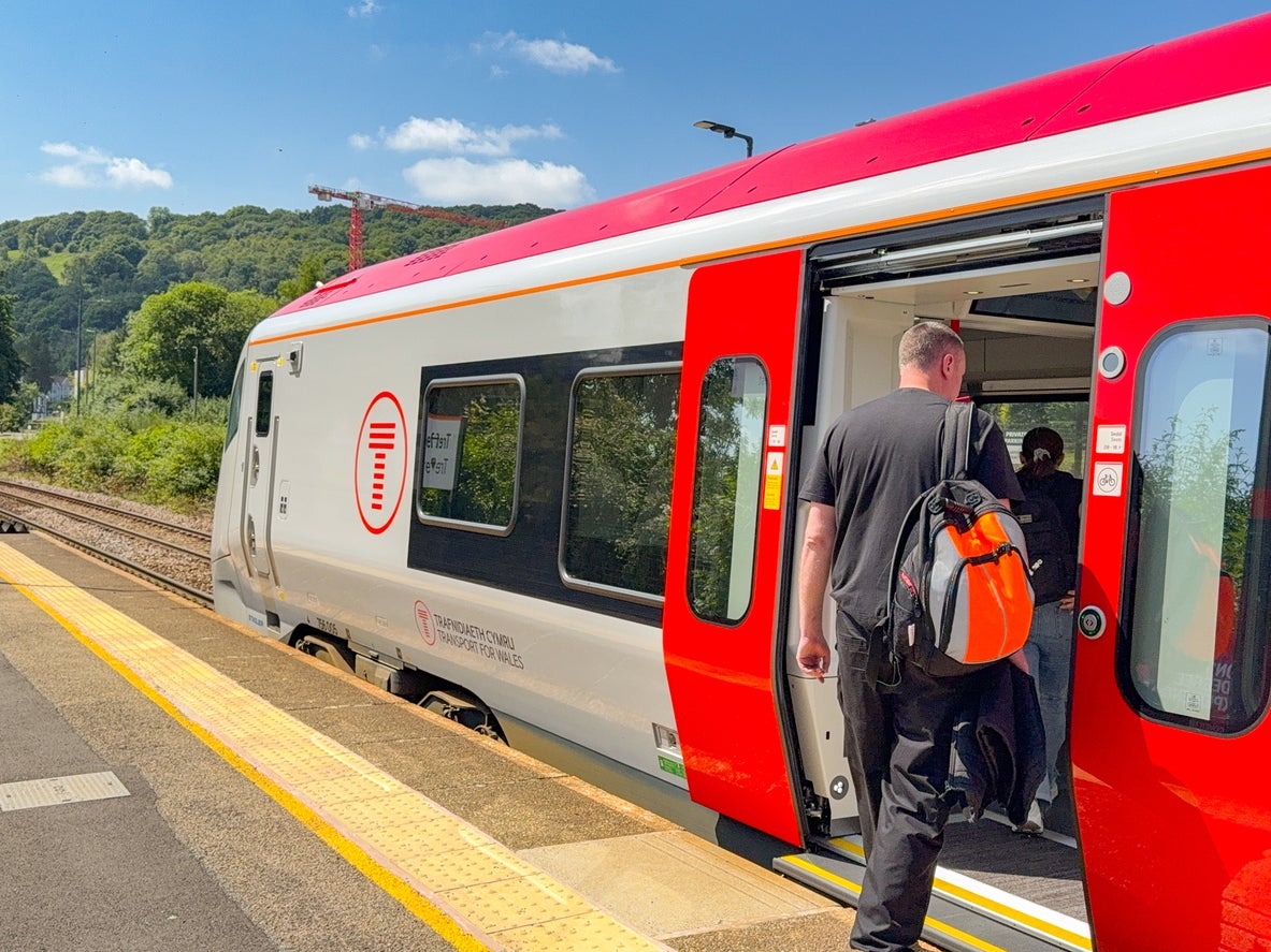 New direct train service links major city to Welsh seaside towns in time for summer