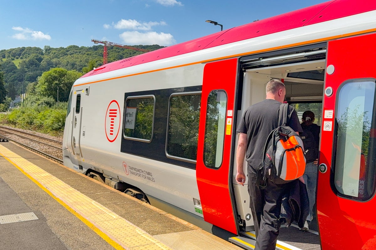 New direct train service links major city to Welsh seaside towns in time for summer