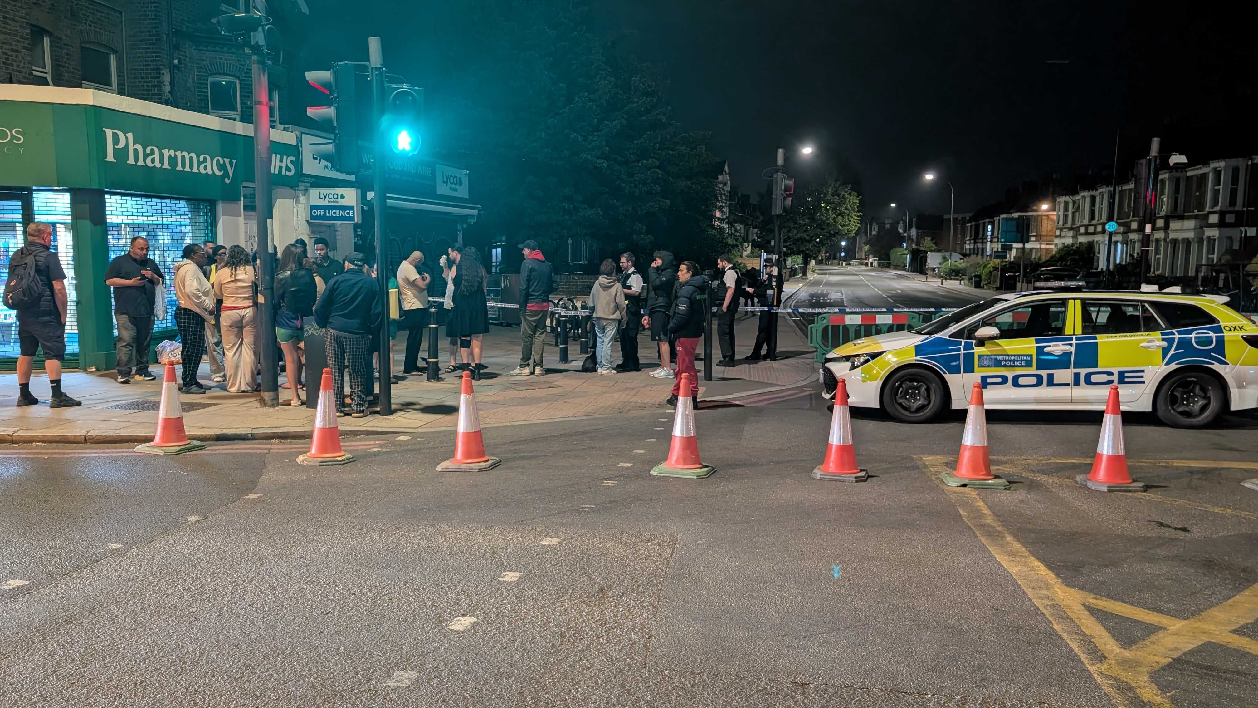 Police evacuate people from homes in emergency incident in south London