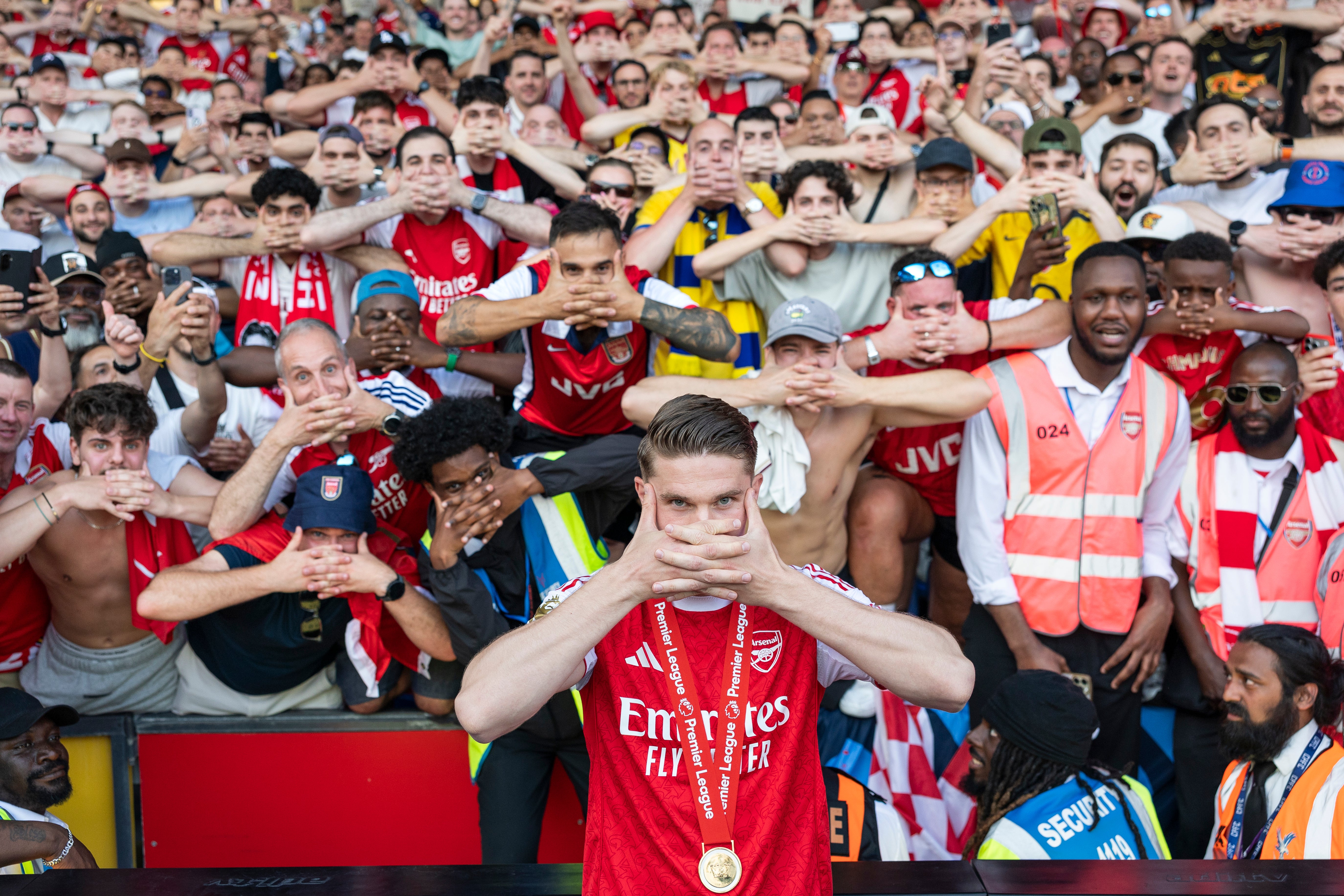Viktor Gyoekeres of Arsenal celebrates with the Arsenal fans (Getty)