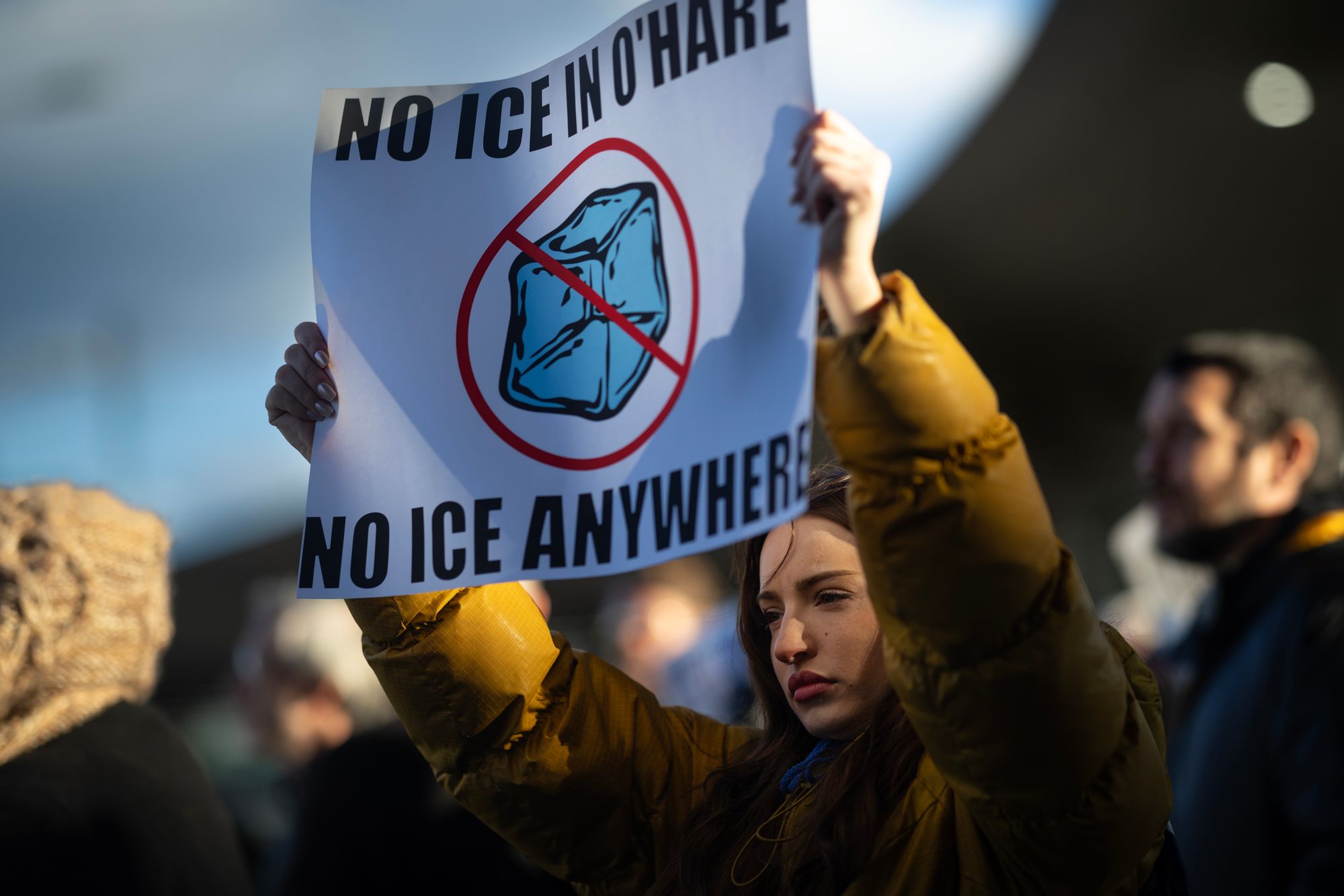 Pope Leo directly inquired about conditions in Chicago amidst a wider U.S. immigration crackdown and efforts to deport migrants