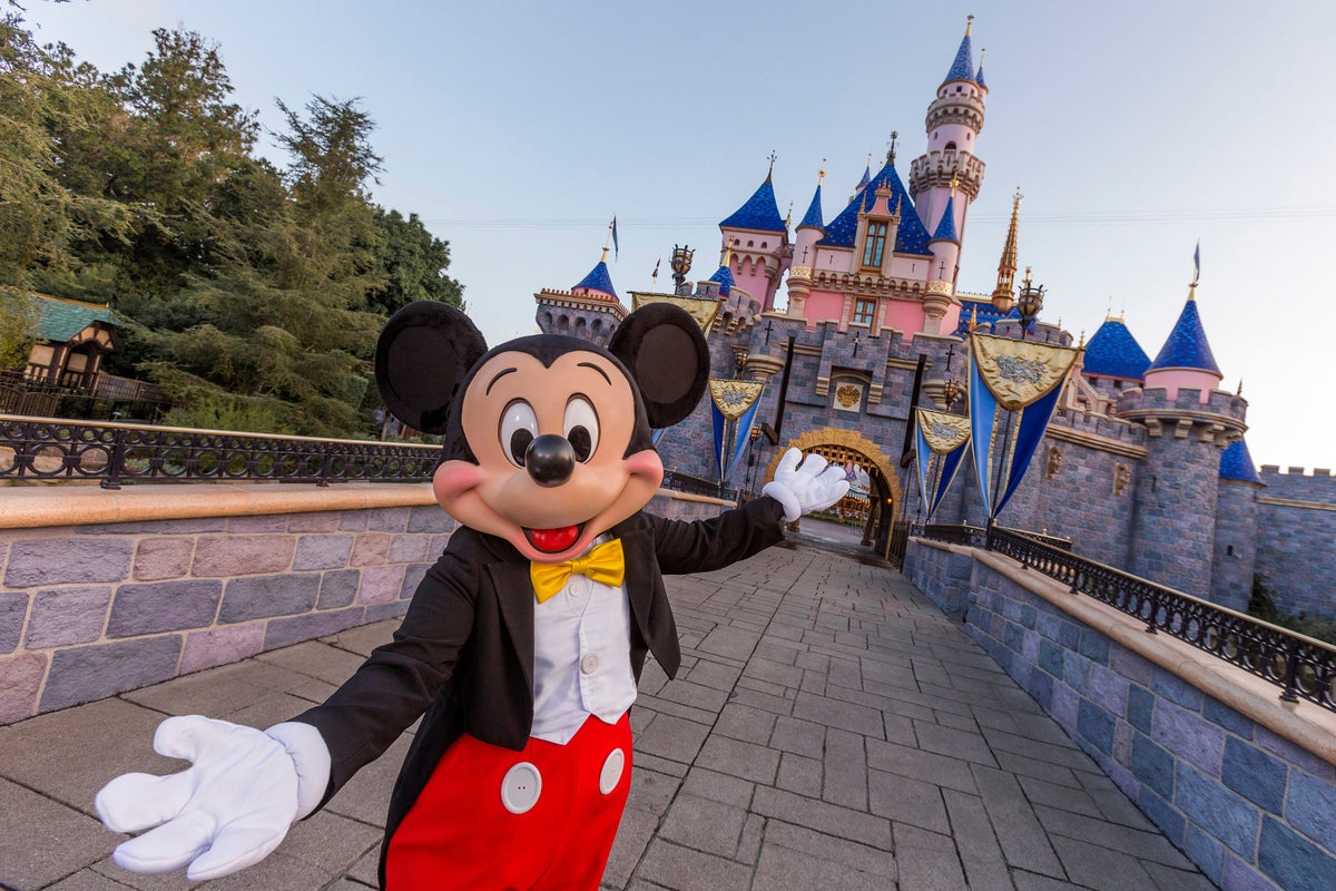 Sunscreen or a poncho? Disney launches new app to give guests accurate weather forecasts across these 5 resorts