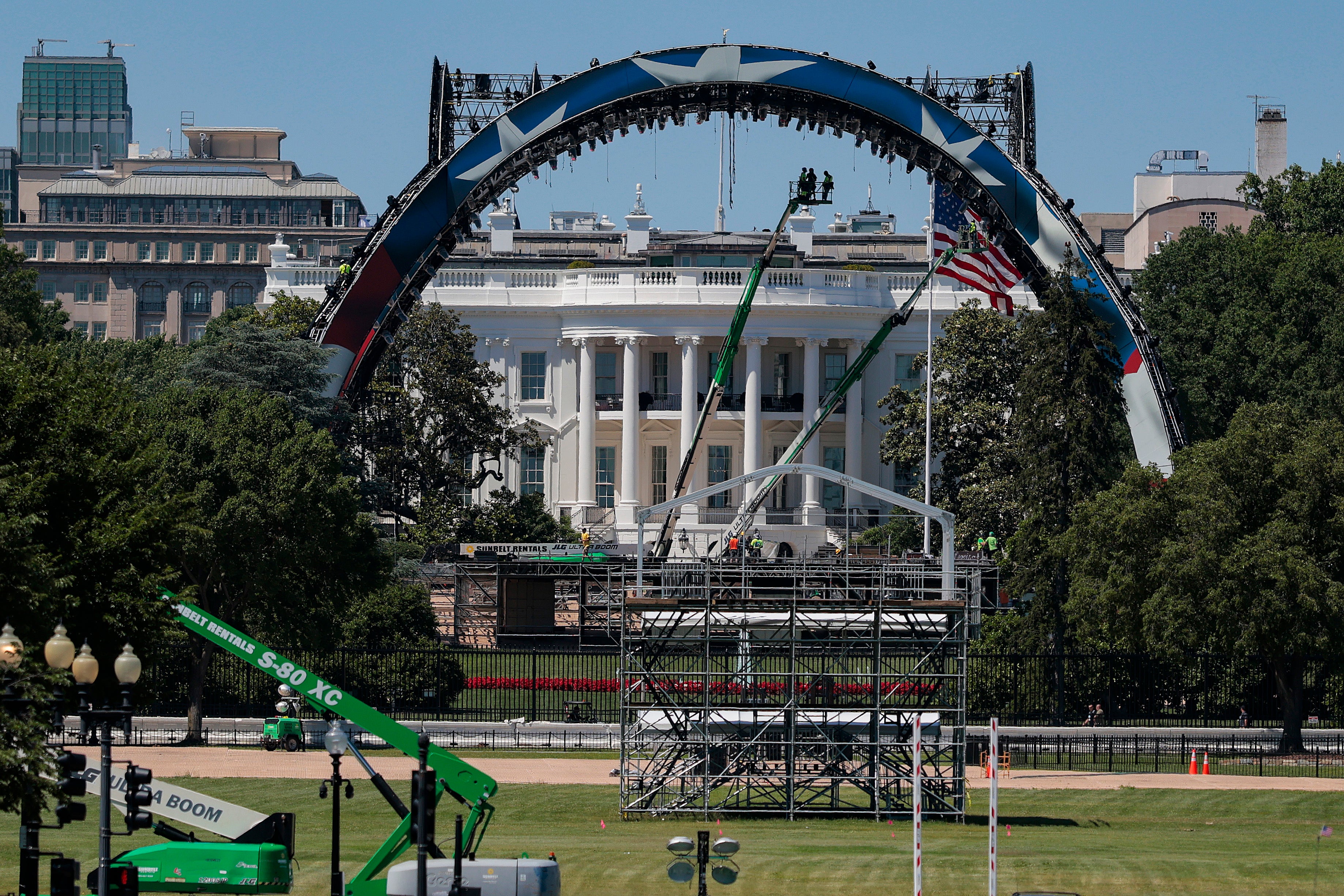 The Pentagon is reportedly recruiting soldiers to attend the UFC event at the White House, so long as they meet certain physical appearance requirements