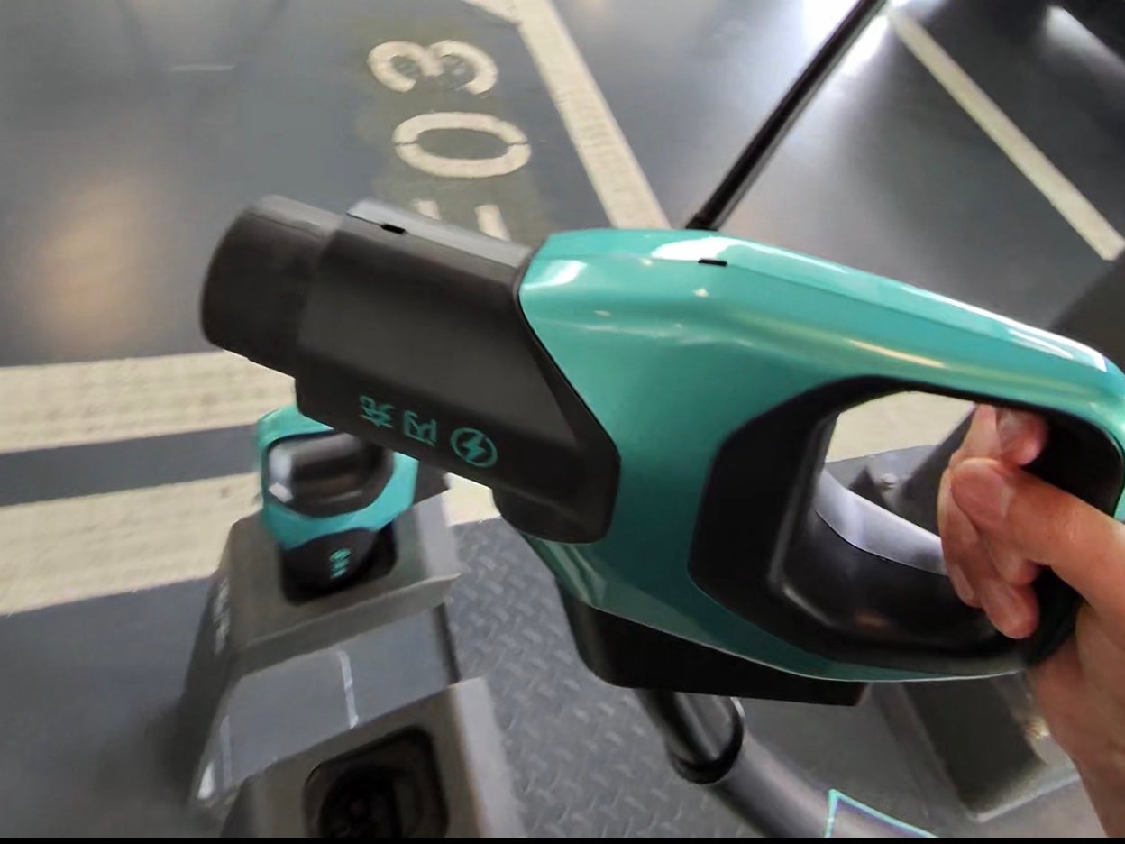 The clever design of BYD's Flash Chargers mean they're lighter and easier to plug in than other fast chargers (Steve Fowler)