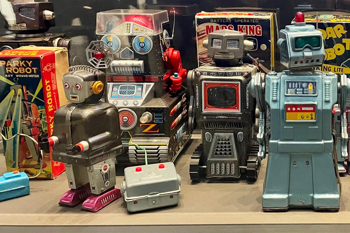 Airbnb host sues start-up that rented his place to test robots that do chores