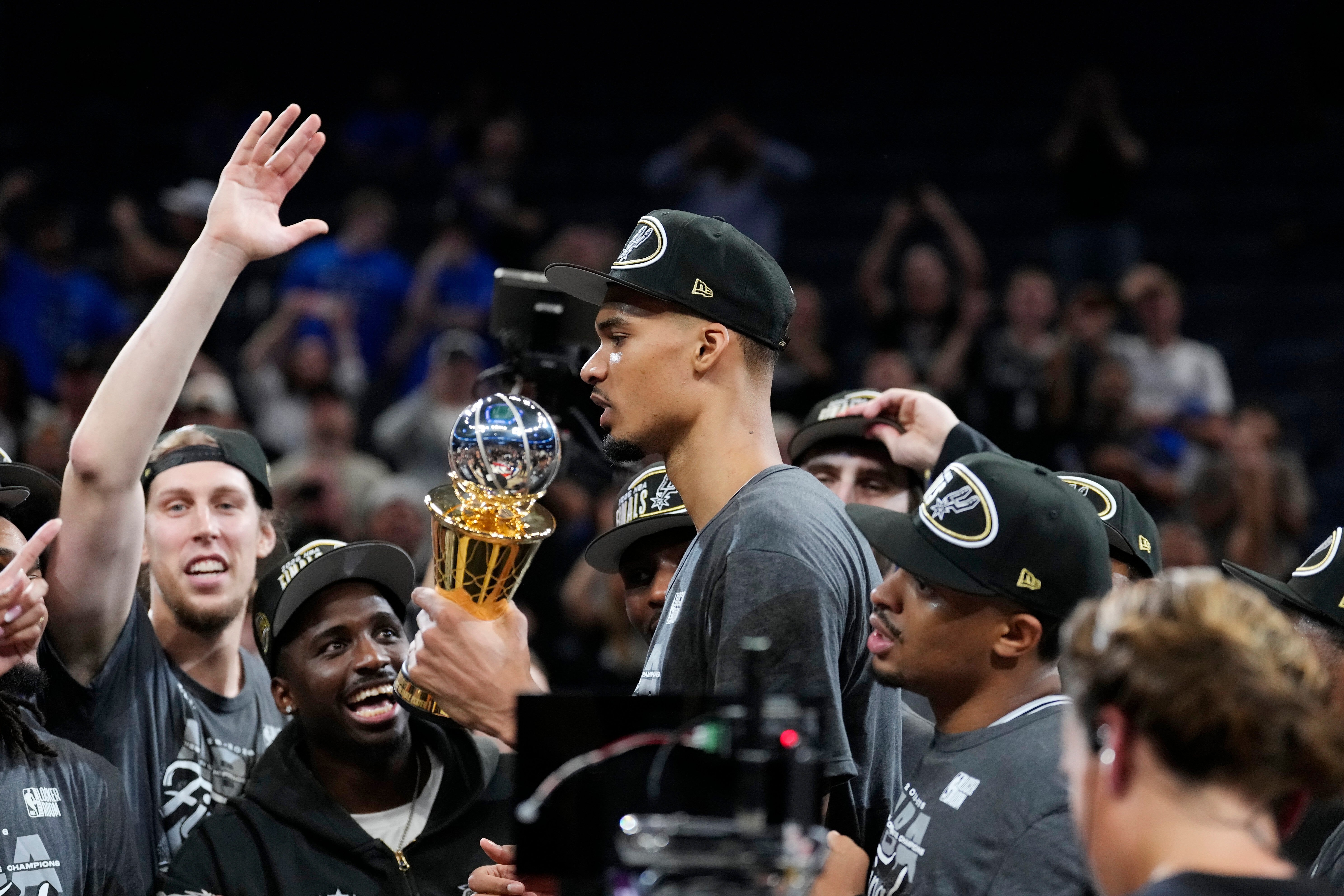 SPURS THUNDER