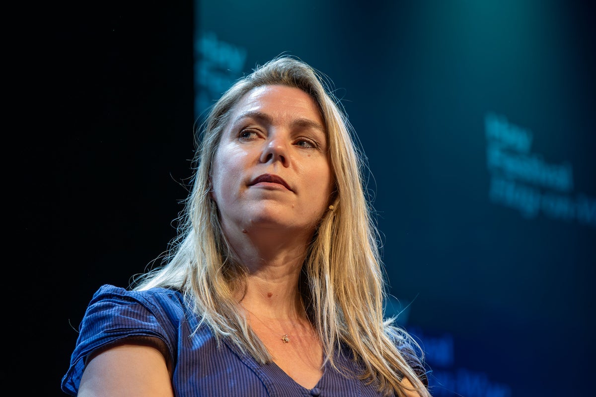 Facebook whistleblower forced to sit in silence onstage during Hay Festival talk after Meta injunction – UK Times Facebook whistleblower forced to sit in silence onstage during Hay Festival talk after Meta injunction – UK Times