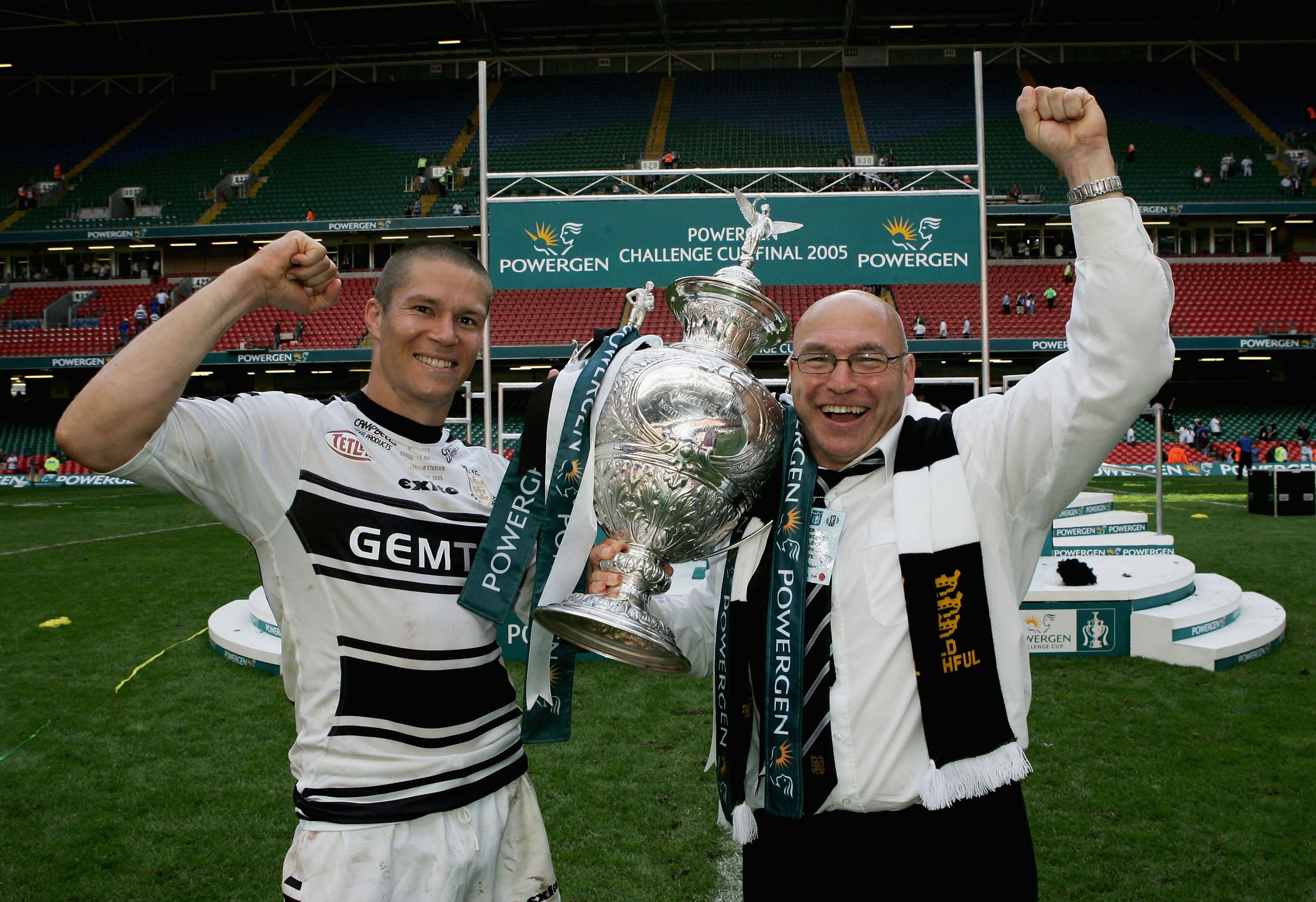 John Kear won the Challenge Cup with Hull in 2005 having also provided the biggest shock of the competition by coaching Sheffield Eagles to victory over Wigan Warriors in 1998 (Getty)