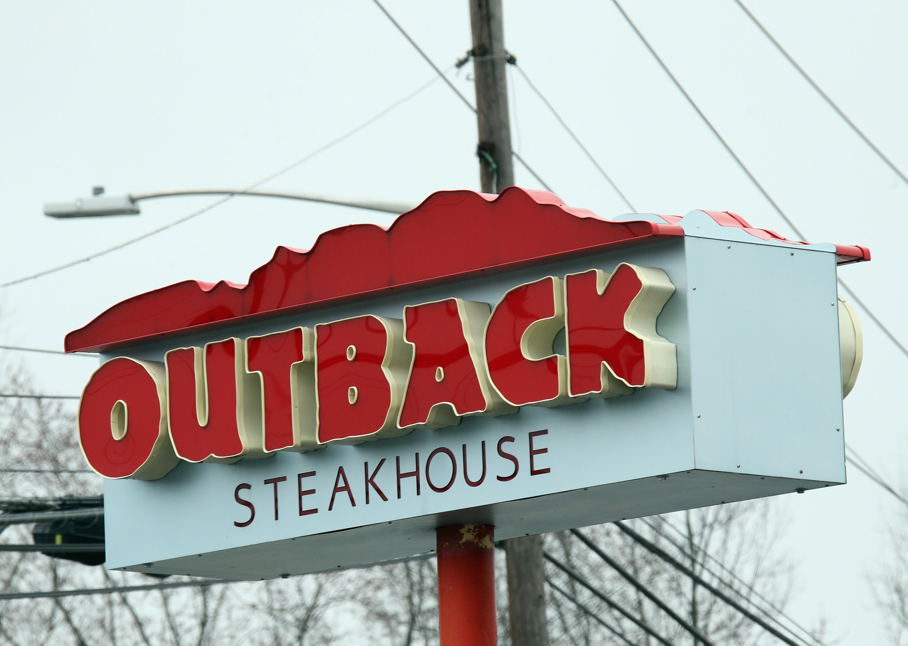 An allegedly errant serving of mashed potatoes is at the center of a lawsuit facing the Outback Steakhouse chain