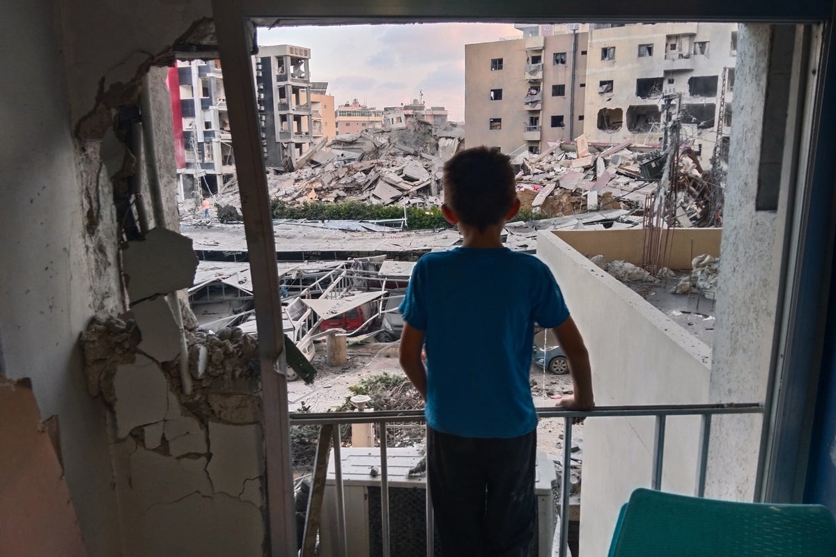A Lebanese hospital is in ruins and people flee a Beirut suburb after Israel’s threat, in photos – UK Times