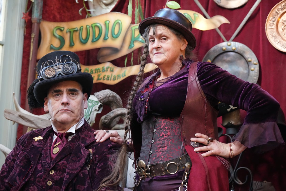 Photos show airship captains and Victorian inventors flocking to a New Zealand steampunk festival – UK Times