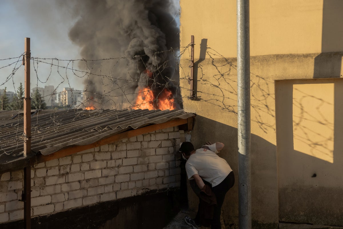 Russian strikes kill 10 and wound 100 as Putin unleashes major Ukraine attack