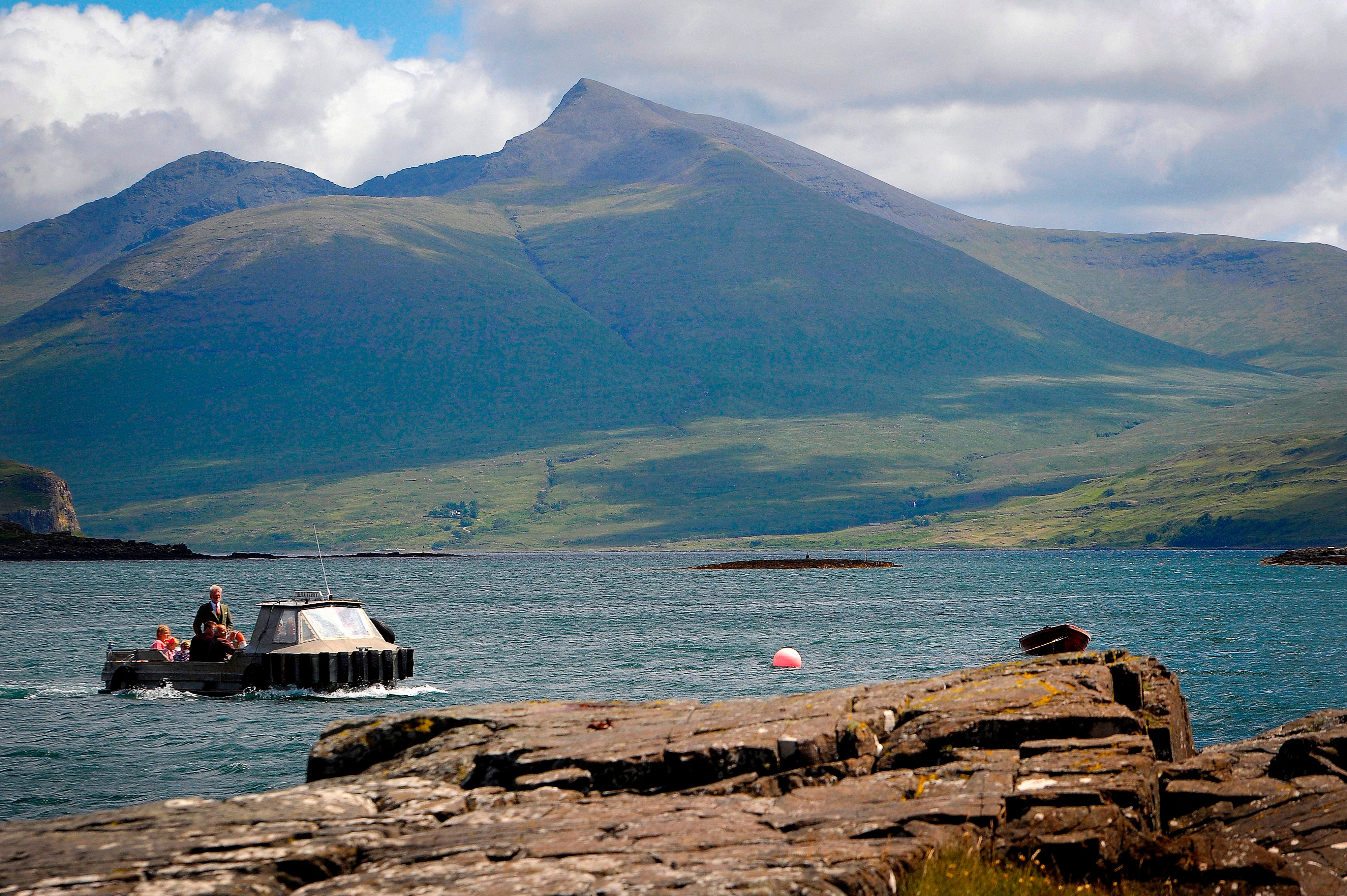 independent.co.uk - Natalie Wilson - Scottish island forced to close on Sundays after unprecedented surge in tourists