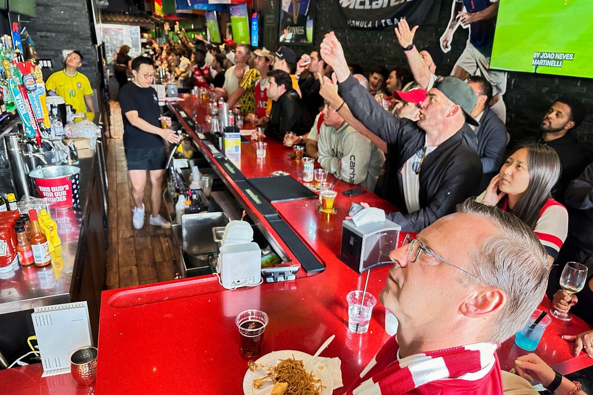 Several US states extend bar and restaurant hours for the World Cup