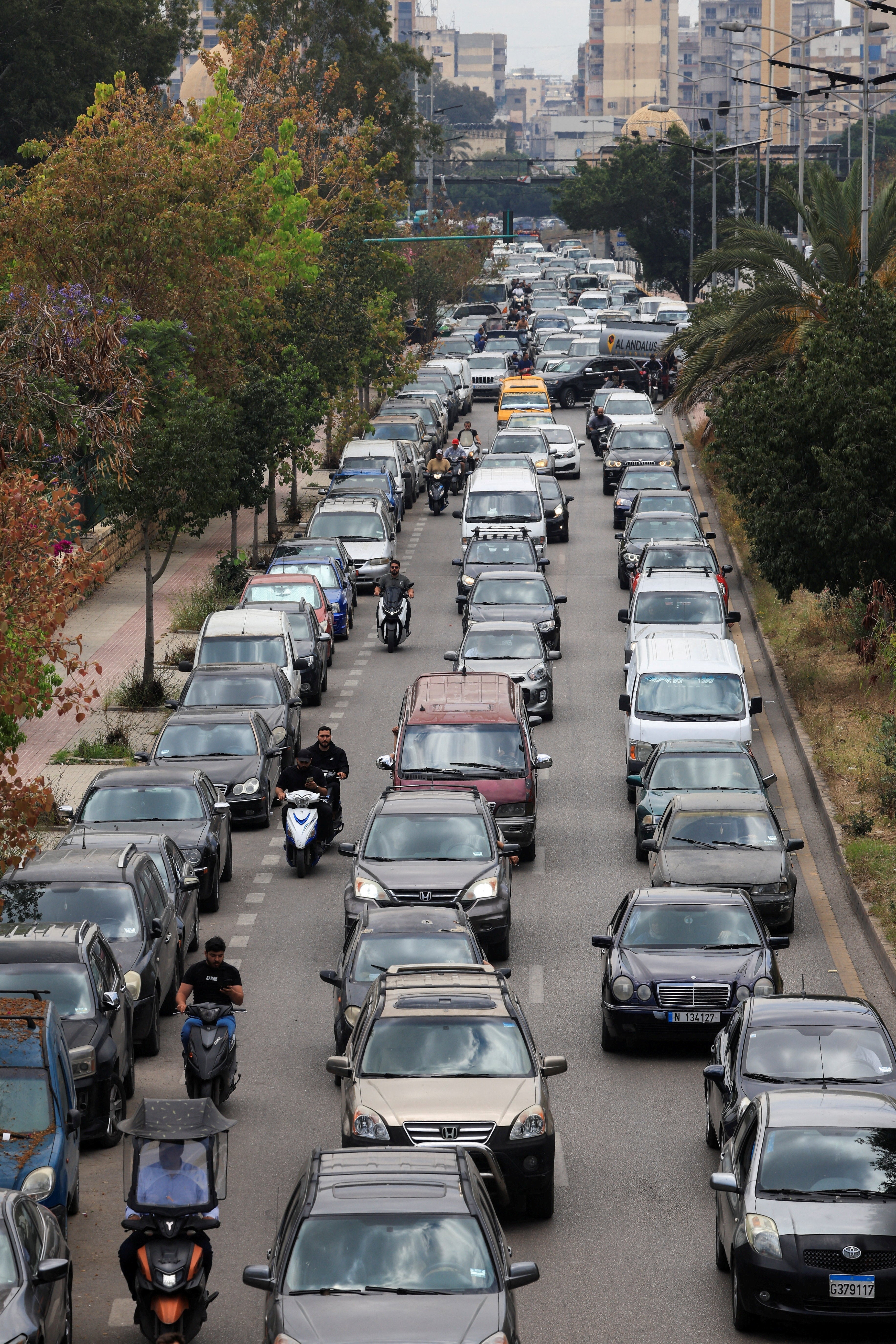 Traffic on a road as people make their way while fleeing the southern suburbs of Beirut, after Israeli Prime Minister Benjamin Netanyahu ordered the military to attack targets in the suburbs, Lebanon, June 1, 2026