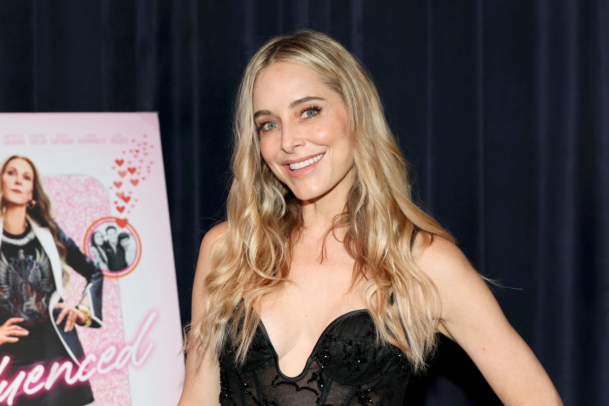 Jenny Mollen faces backlash over ‘creepy’ photos with 12-year-old son Jenny Mollen faces backlash over ‘creepy’ photos with 12-year-old son