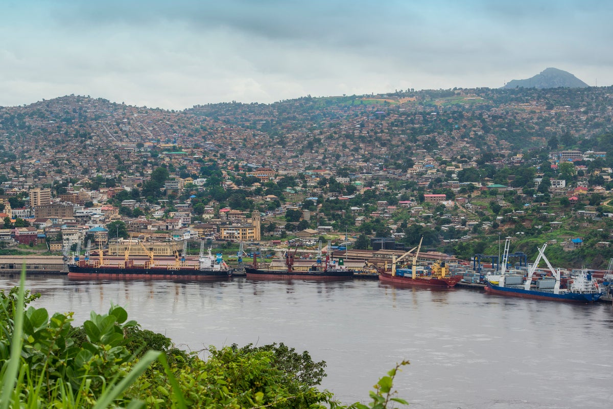 Is it safe to travel to Africa during the Ebola outbreak?