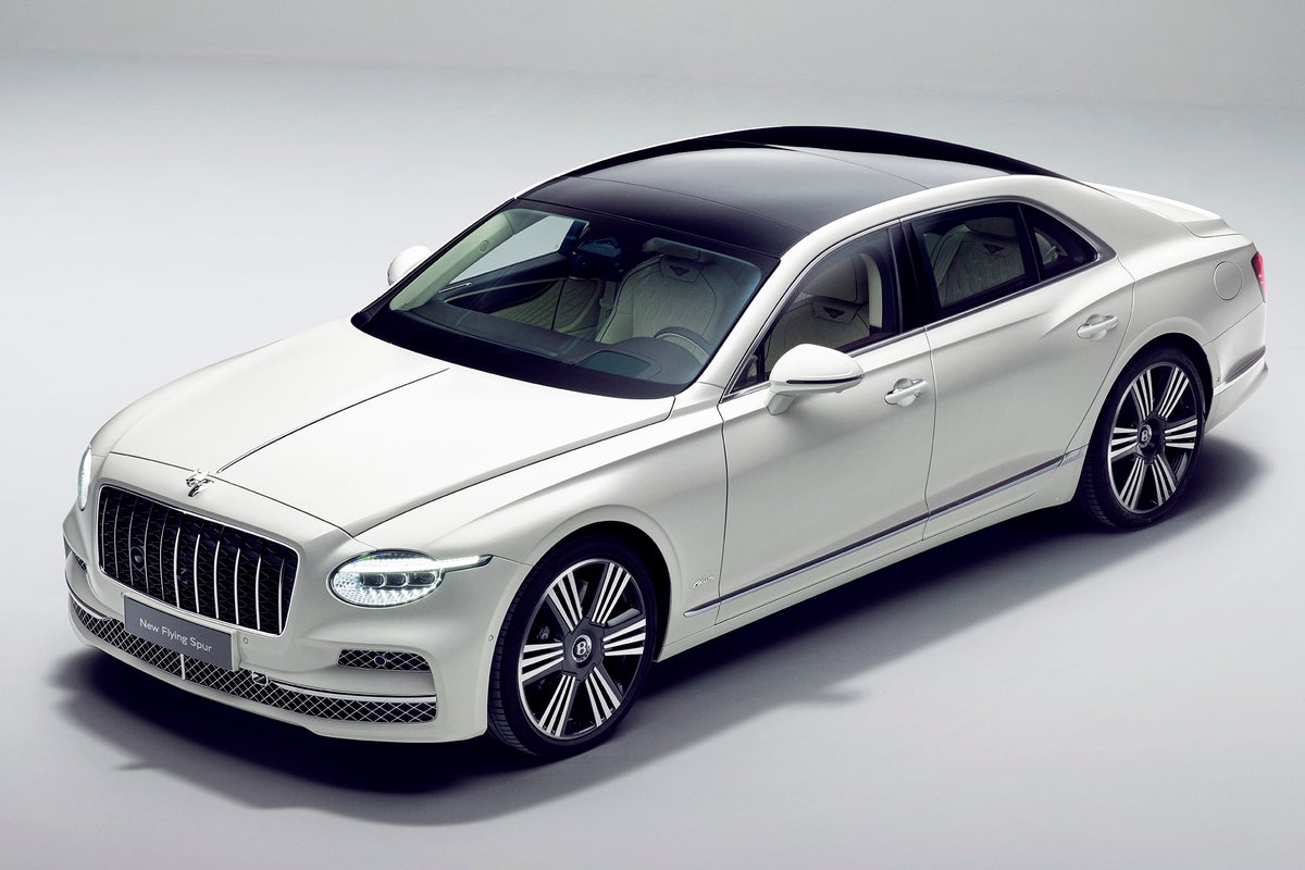 Luxury saloon receives updated styling, hybrid powertrain and new audio system