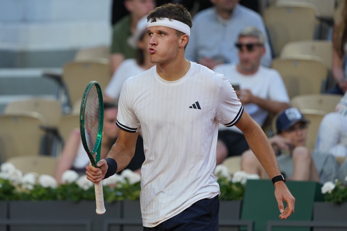 Jakub Mensik beats Joao Fonseca to set up French Open semi with Alexander Zverev – UK Times Jakub Mensik beats Joao Fonseca to set up French Open semi with Alexander Zverev – UK Times