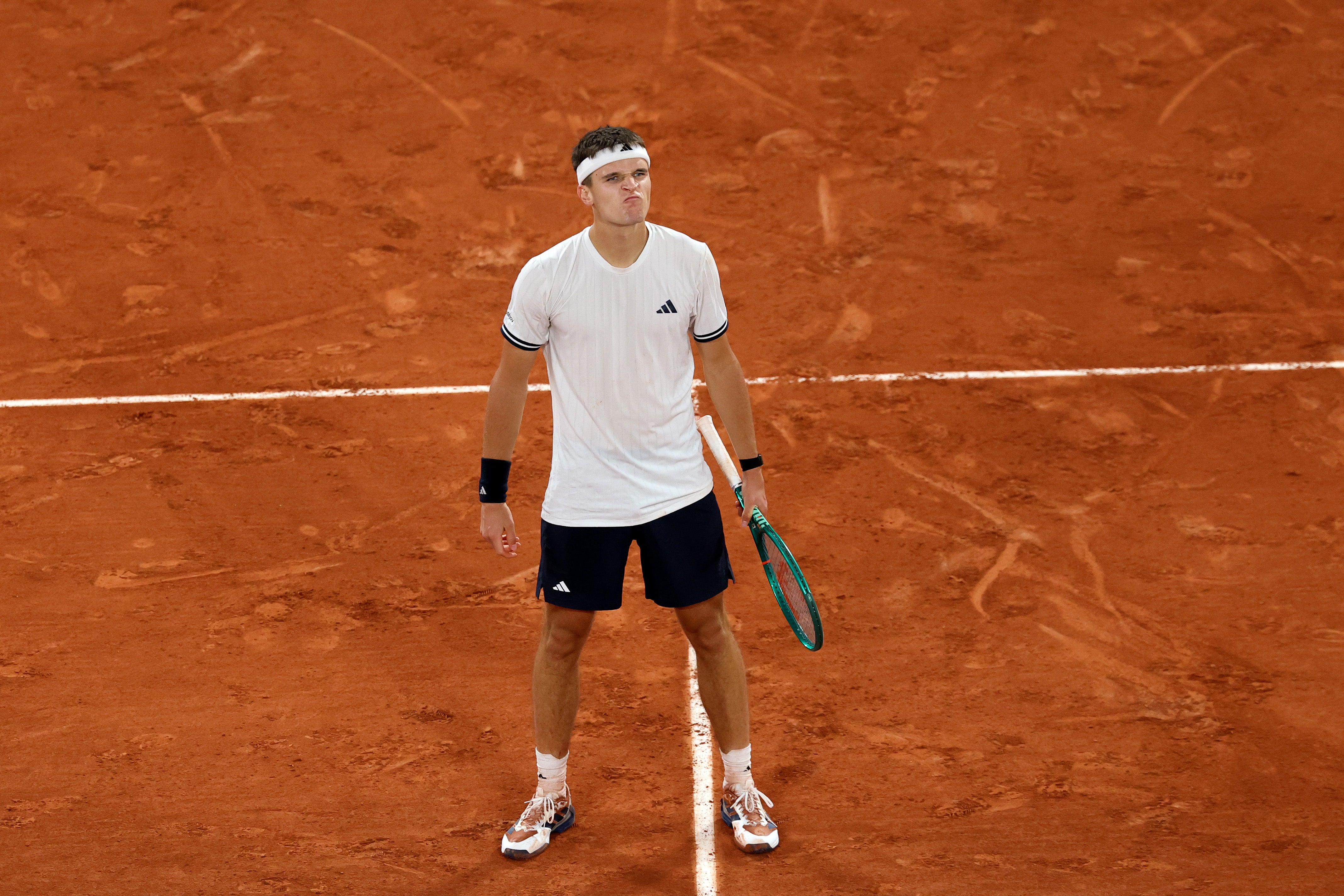 Mensik rallied late on despite the crowd swinging even further behind his opponent
