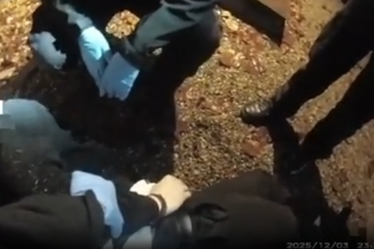 ‘I can’t breathe’: Harrowing bodycam footage shows moment police dismiss Henry Nowak’s stabbing claim – UK Times ‘I can’t breathe’: Harrowing bodycam footage shows moment police dismiss Henry Nowak’s stabbing claim – UK Times