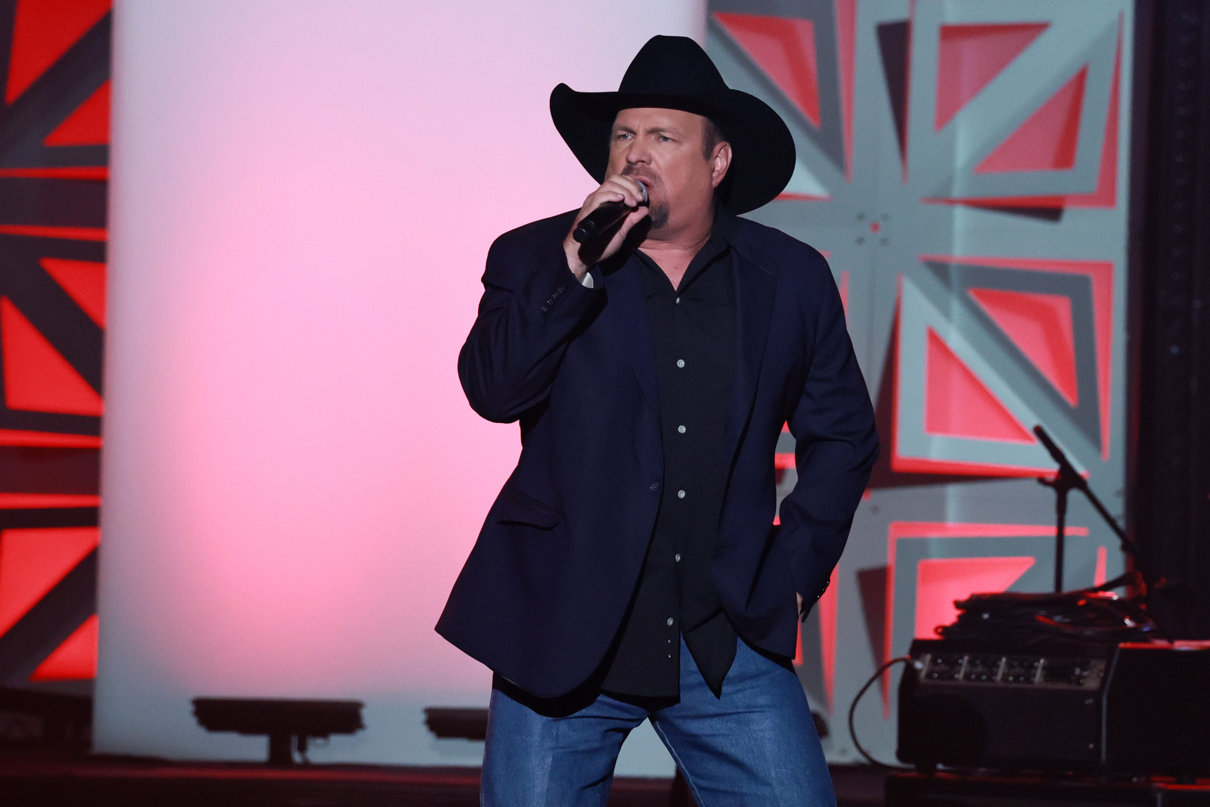 <p>Garth Brooks is canceling his show in Kansas City after ‘bots’ flooded the ticket sale queues</p>
