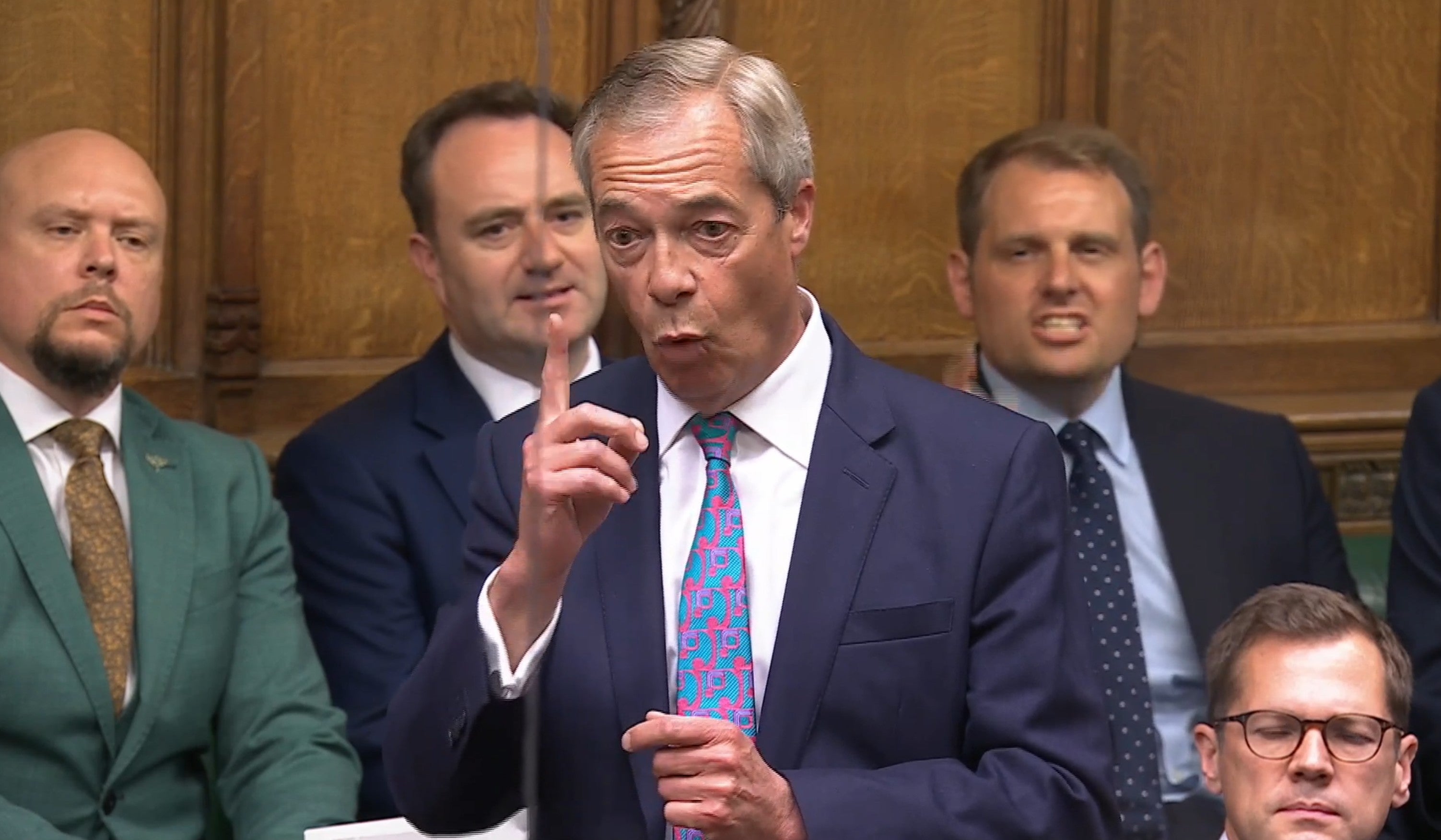 Nigel Farage was repeatedly heckled by MPs as he called on Keir Starmer to end 