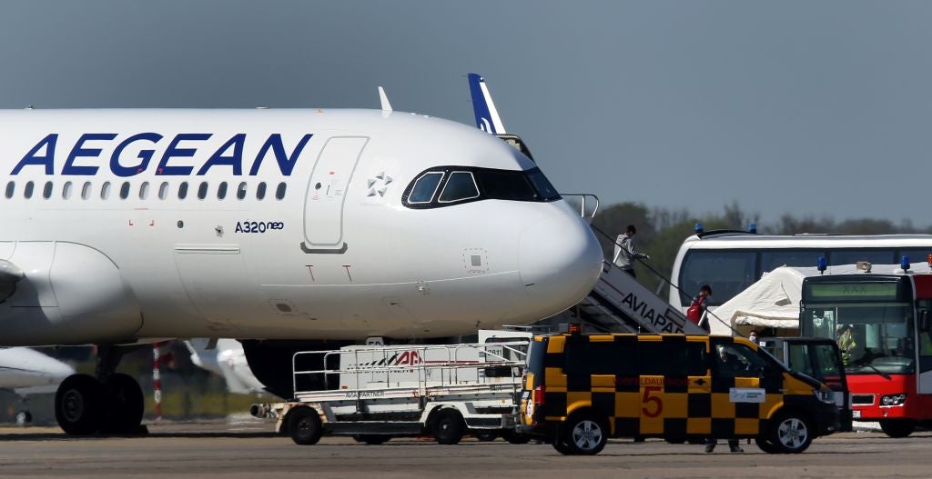 Middle East travel updates: Airlines resume some flights but disruption continues