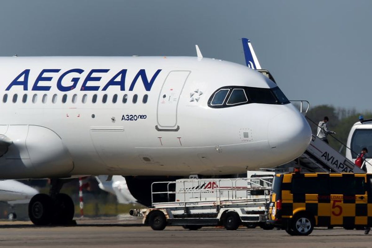 Middle East travel updates: Airlines resume some flights but disruption continues
