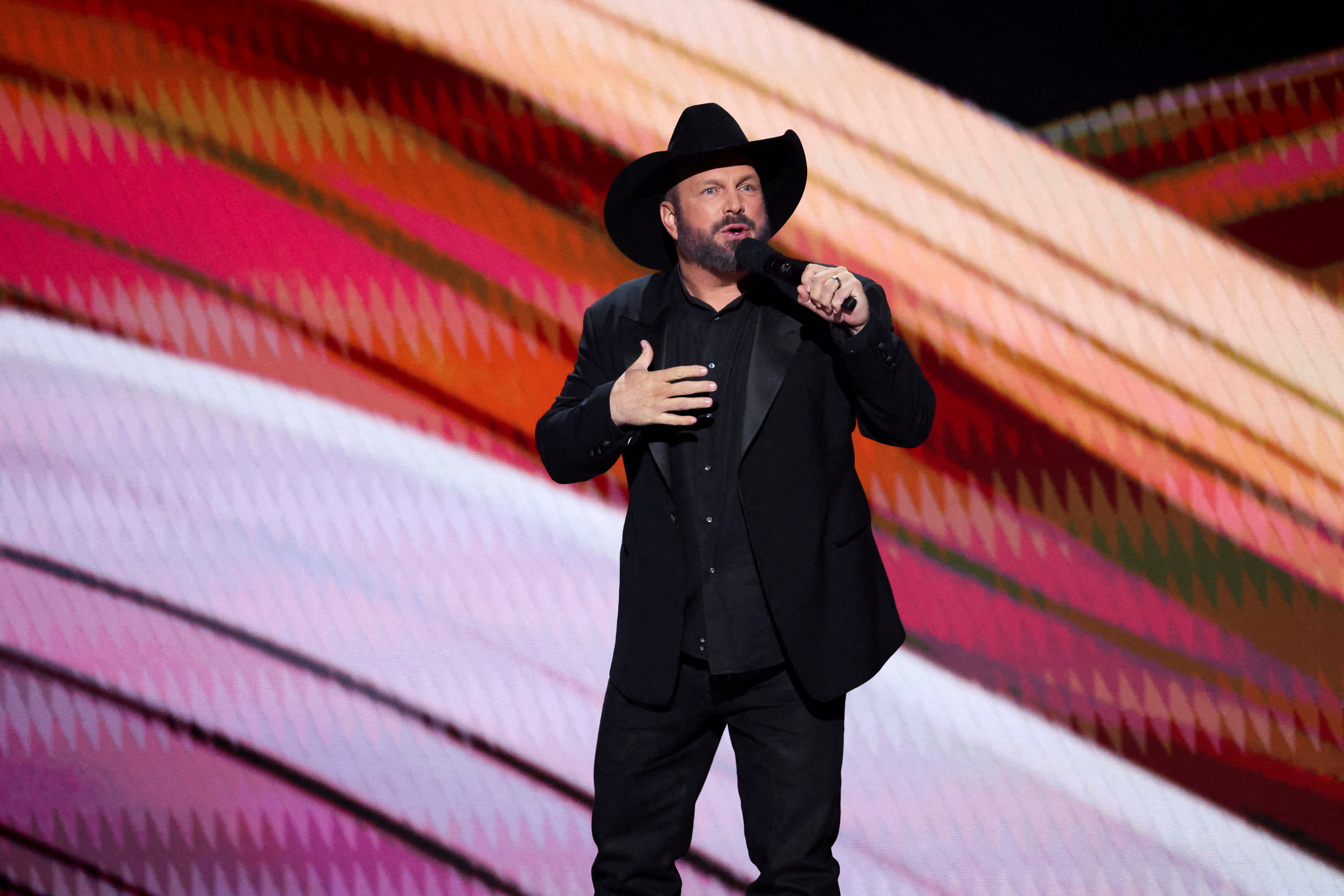 independent.co.uk - Reuters - Country icon 'could become a billionaire' if he sells music catalog