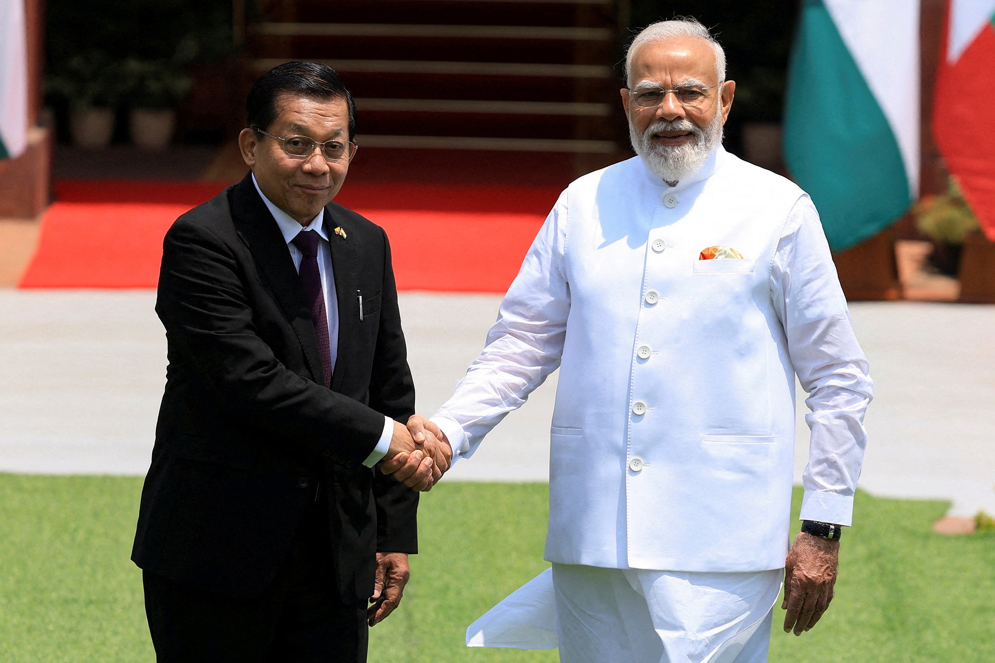 Min Aung Hlaing meets prime minister Narendra Modi