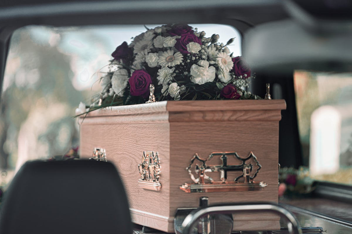 Human composting and water cremation could be introduced in England and Wales – UK Times Human composting and water cremation could be introduced in England and Wales – UK Times