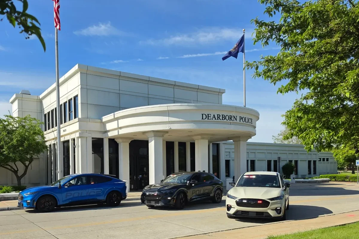 Michigan city launches ‘aggressive driving unit’ with undercover cop cars to target reckless drivers – UK Times Michigan city launches ‘aggressive driving unit’ with undercover cop cars to target reckless drivers – UK Times
