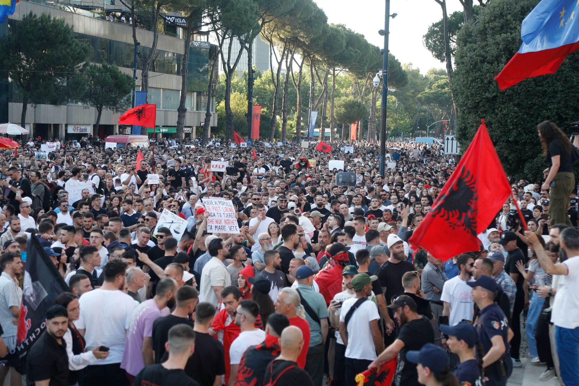 Several thousand citizens demonstrated in Tirana for the second consecutive night to demand transparency around the tourist complex project