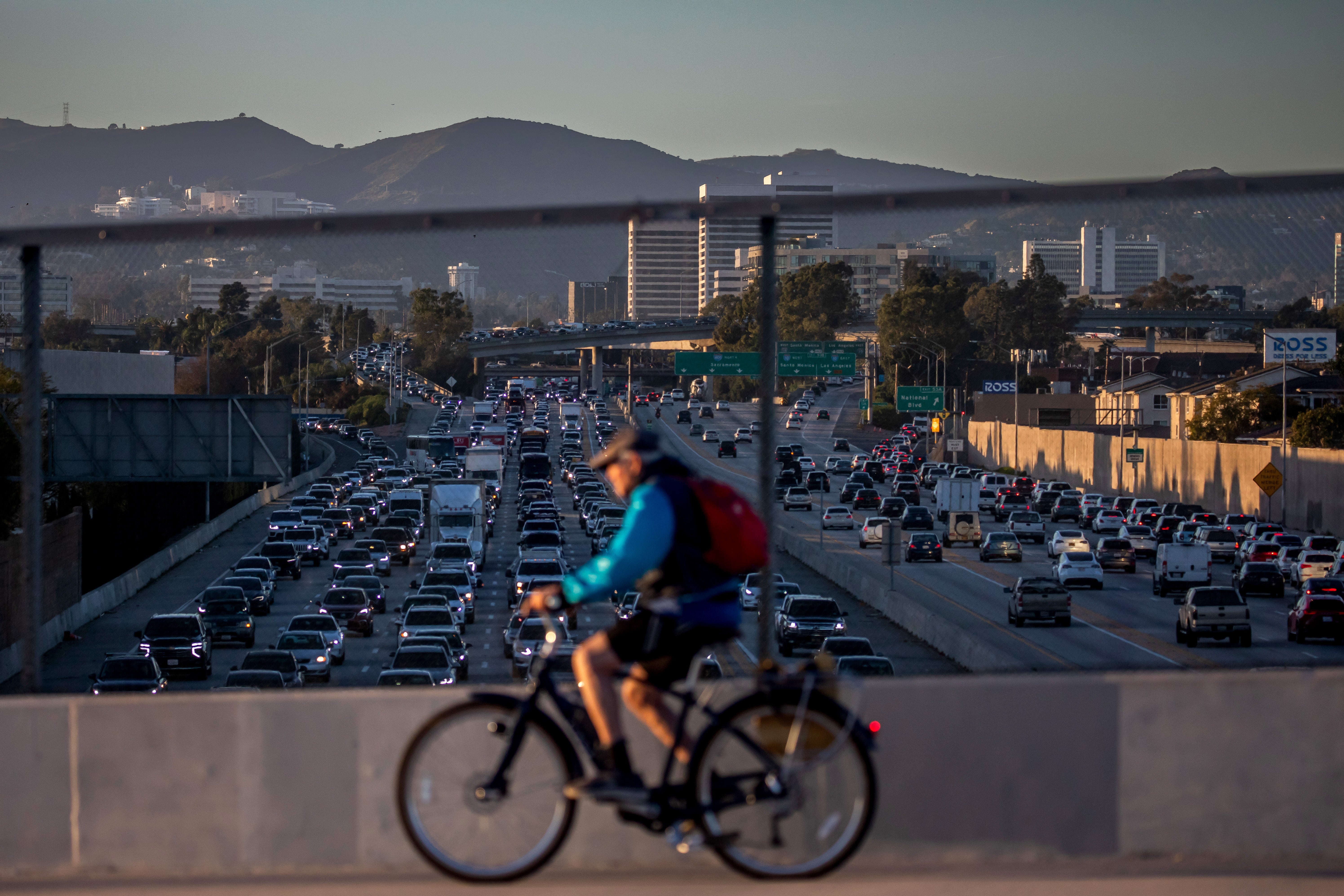 Exposure to PM2.5 particle pollution also raises the risk of cancer and cardiovascular disease. People can avoid exposure by exercising in areas away from busy roads