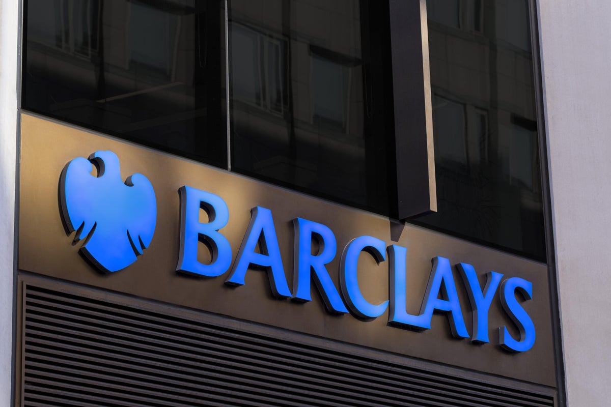 Barclays Scraps Monthly Fee for Direct Investing Customers