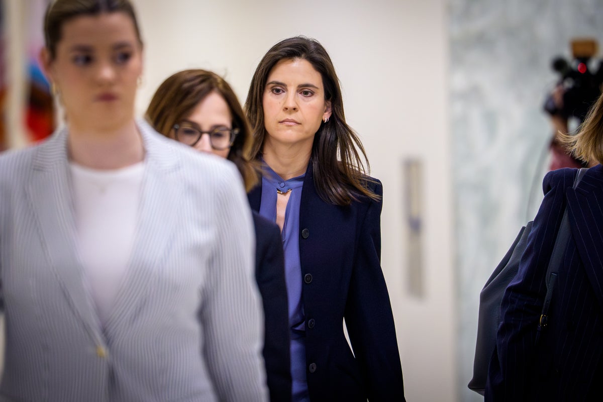 Epstein victim says she had dinner with Andrew Mountbatten-W