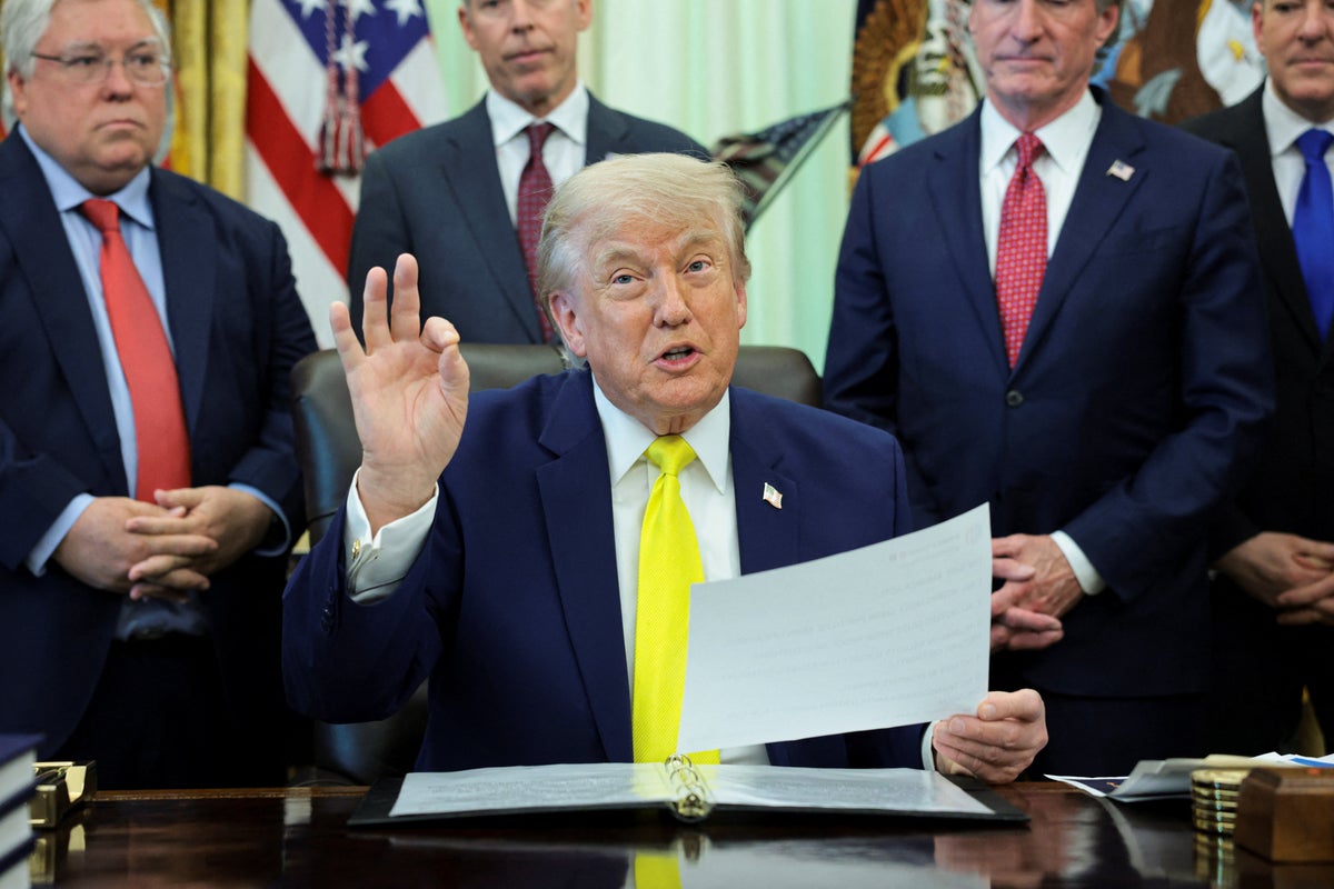 https://static.independent.co.uk/2026/06/05/08/2026-06-04T214635Z_2010417365_RC28NLAPX5O7_RTRMADP_3_USA-TRUMP-COAL.JPG?width=1200&height=800&crop=1200:800