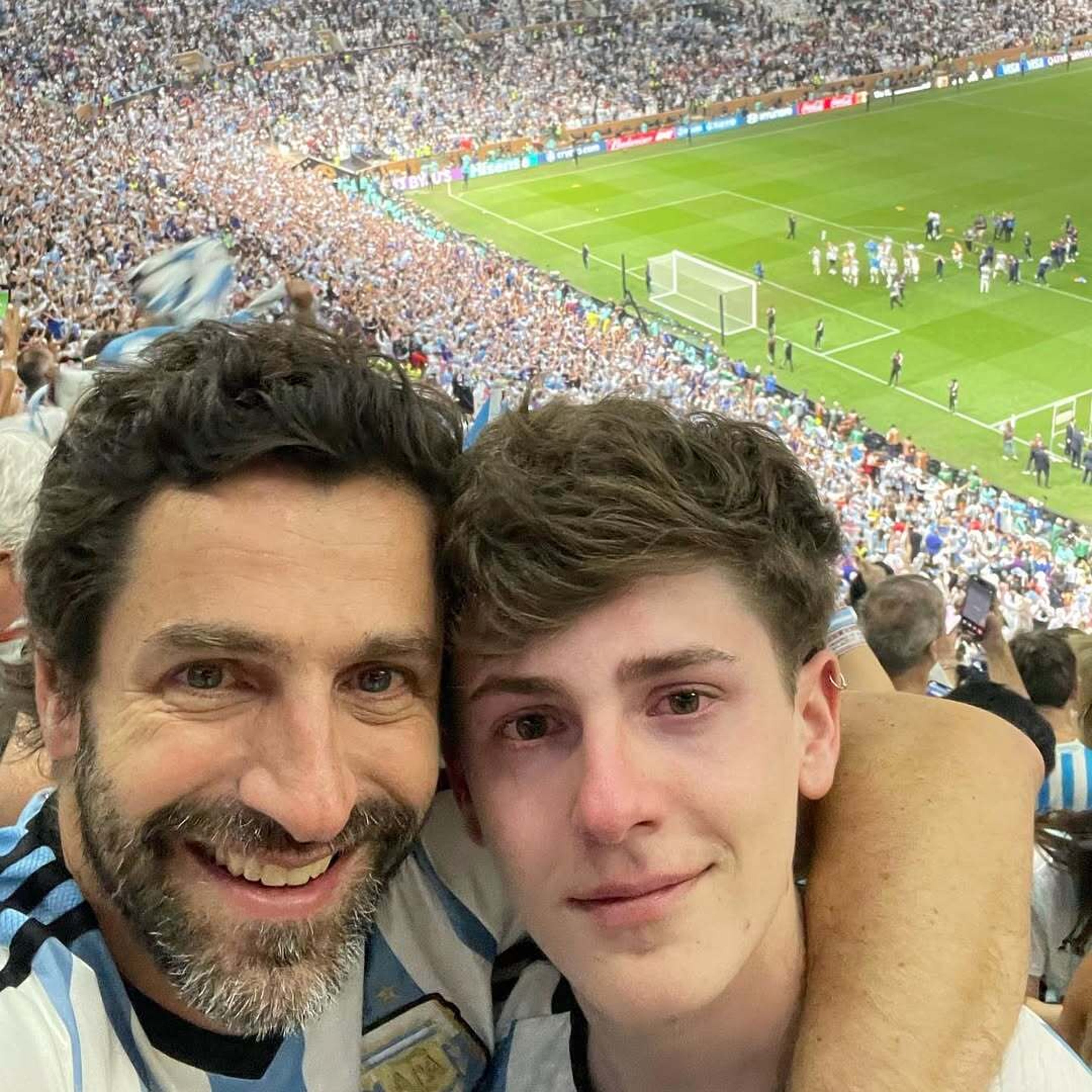 Emiliano Becerra attended the World Cup final with his son in 2022
