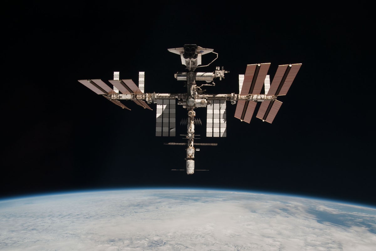 Nasa astronauts ordered to prepare for evacuation during space station air leak repair – UK Times Nasa astronauts ordered to prepare for evacuation during space station air leak repair – UK Times