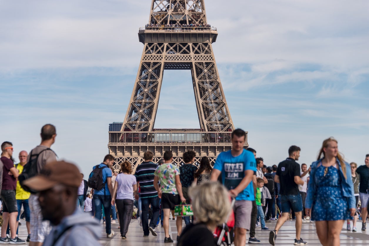 The Trocadero esplanade is one of the busiest areas of Paris thanks to its direct view of the Eiffel Tower