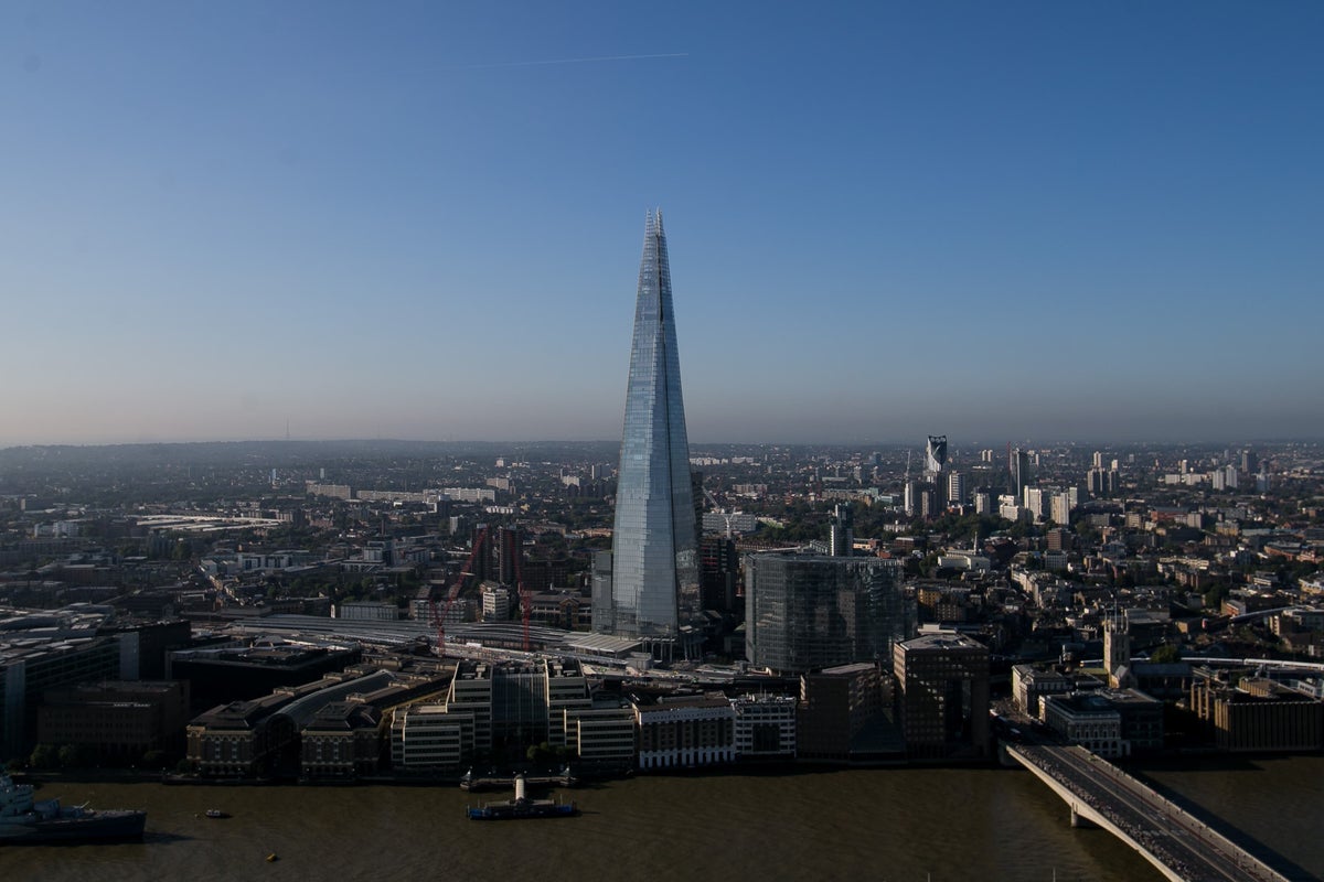 FTSE 100 makes modest gains despite struggle for mining companies