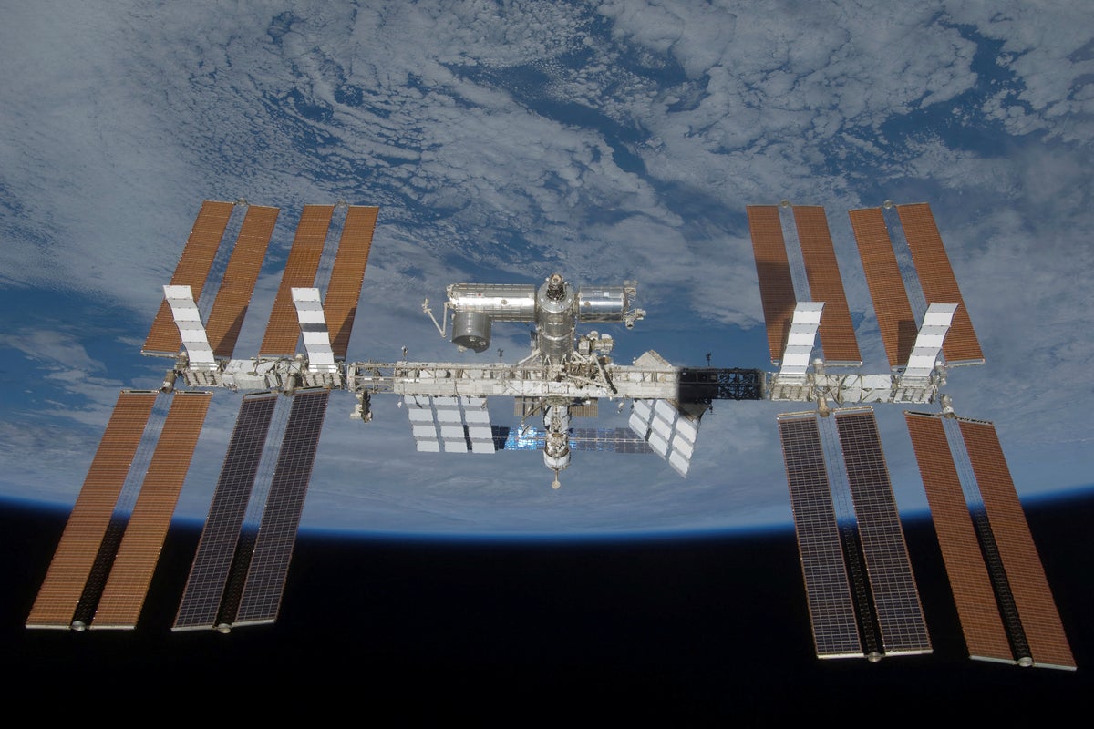 Astronauts took shelter and prepared to evacuate after air leak on International Space Station – UK Times