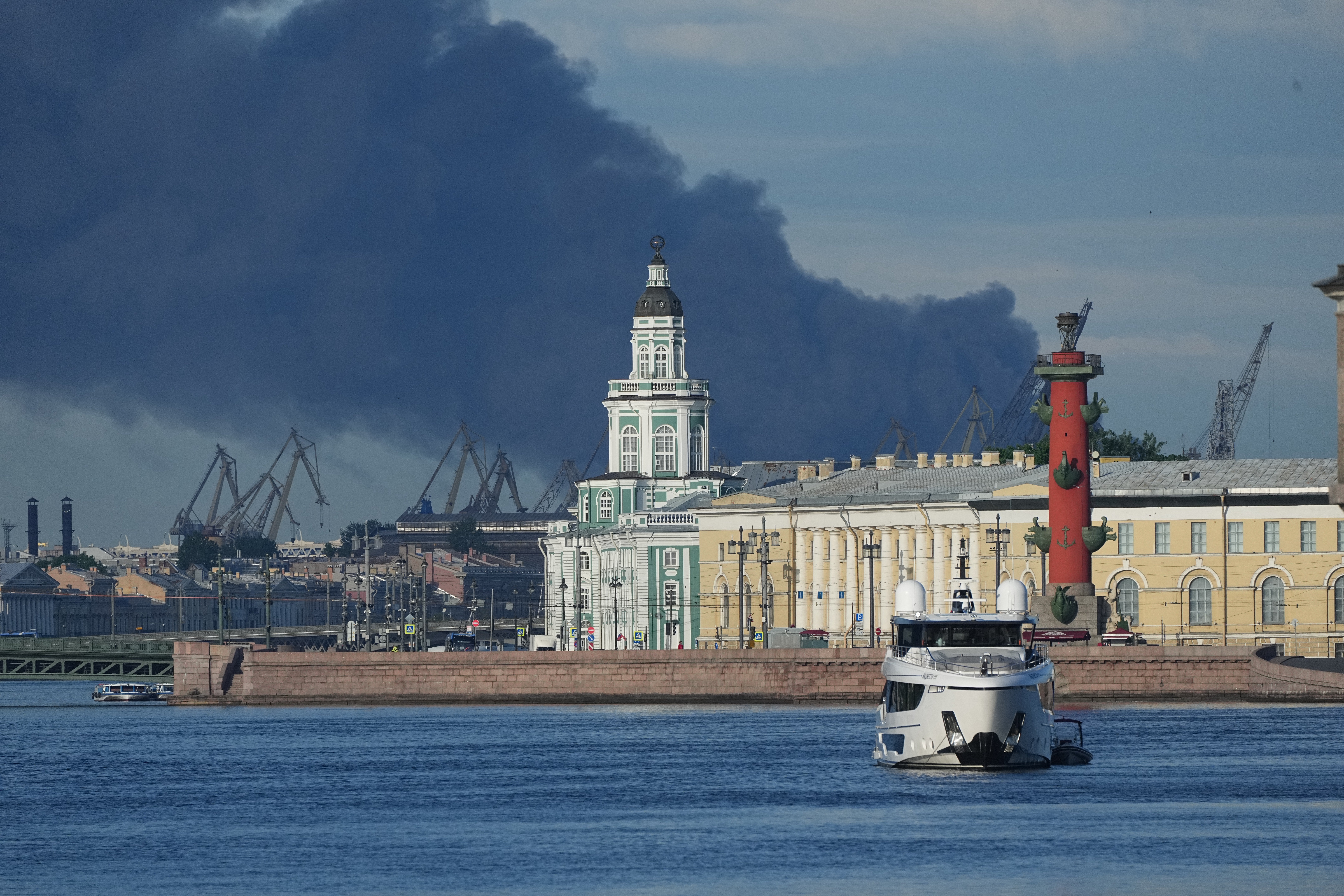 Ukraine targets St. Petersburg again after Putin rejects Zelenskyy's offer for direct talks