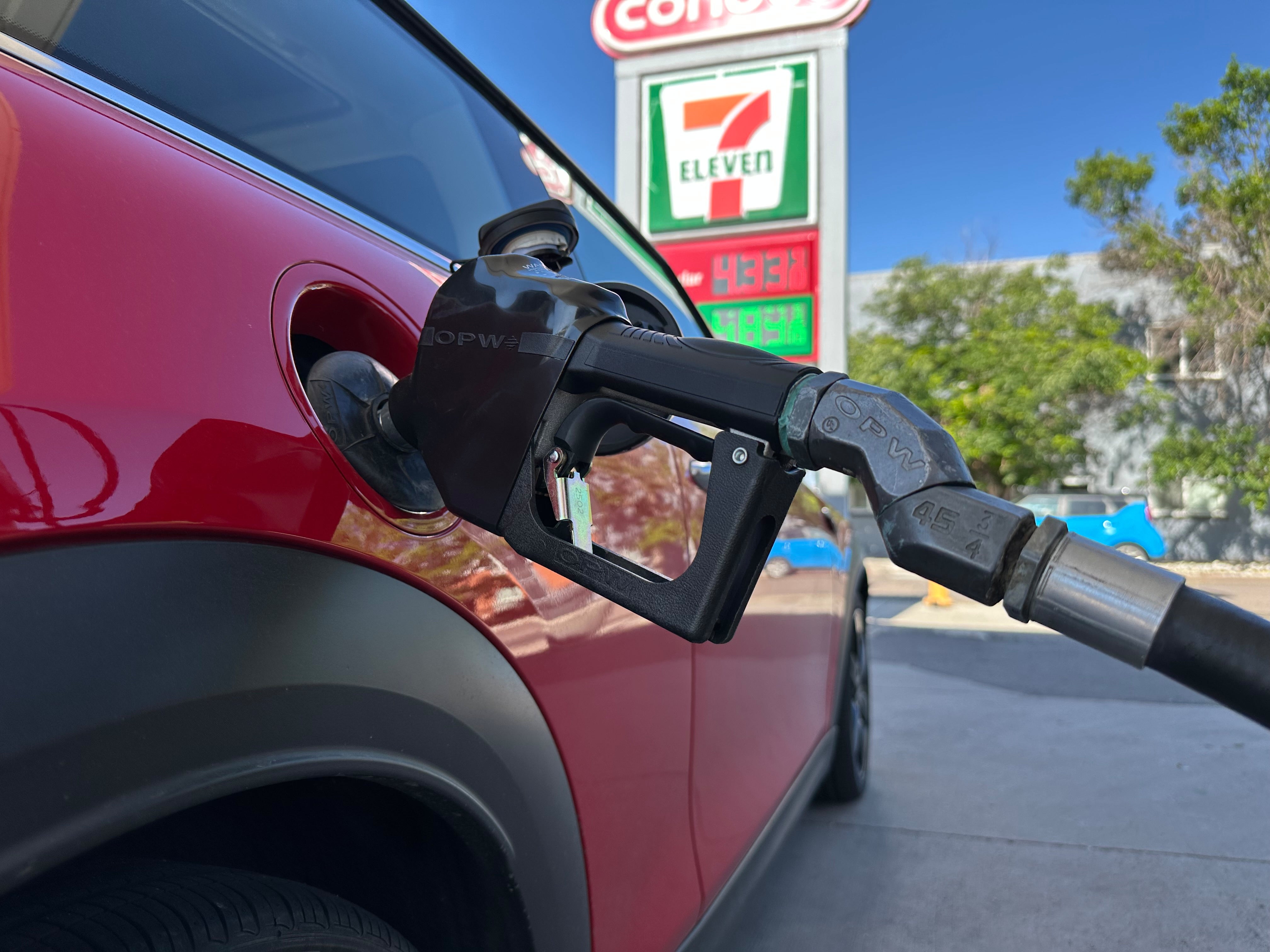 independent.co.uk - Anne d'Innocenzio - From unfilled gas tanks to fewer frills, retailers see US consumers rethink their spending