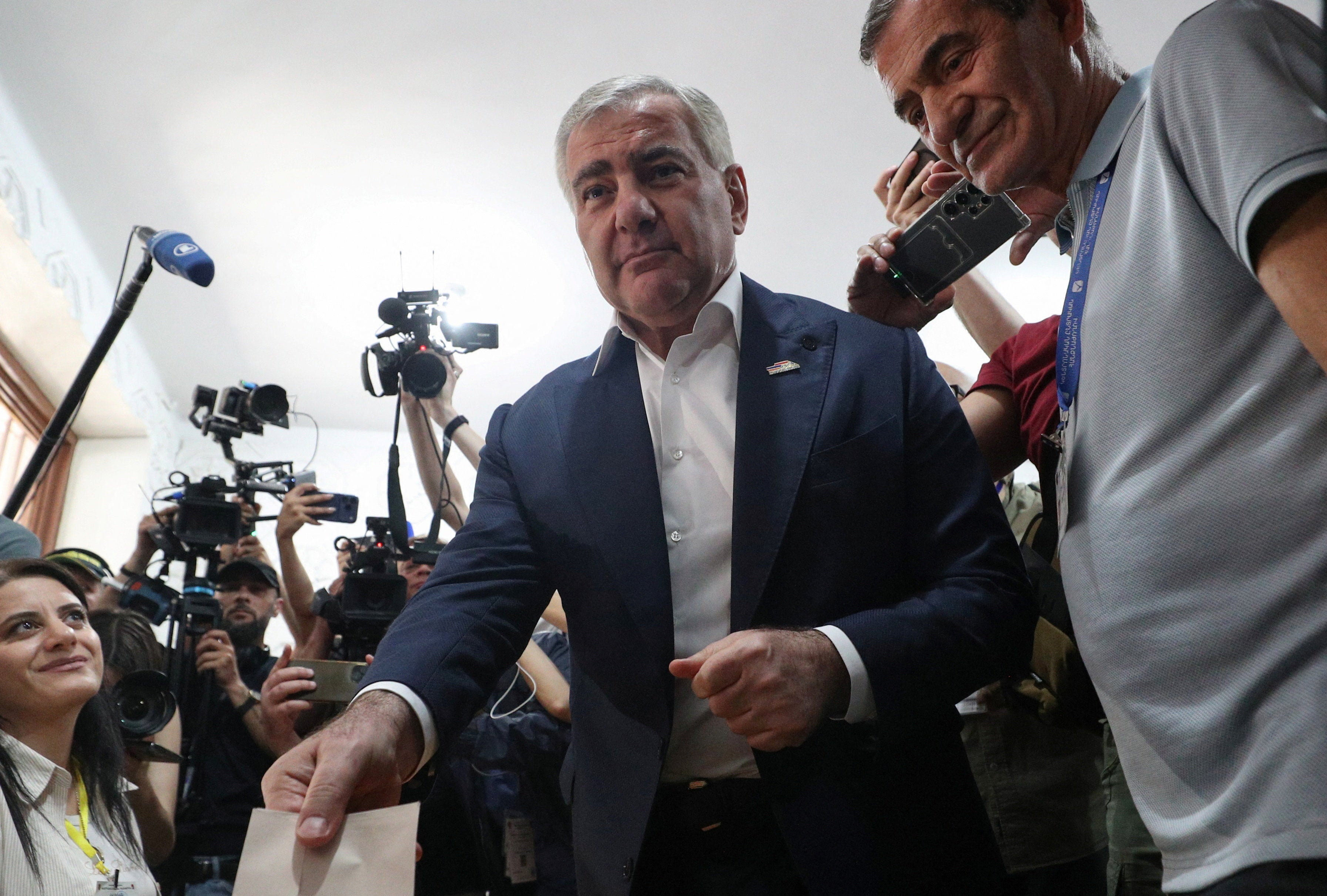 Leader of the Strong Armenia party Samvel Karapetyan casts a ballot at a polling station during a parliamentary election in Yerevan, Armenia, June 7, 2026 (Reuters)