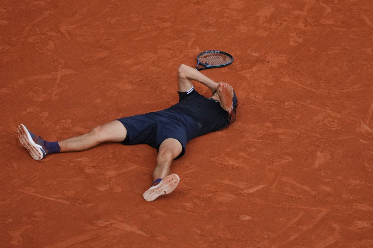 Alexander Zverev ends long wait for grand slam title with Fr