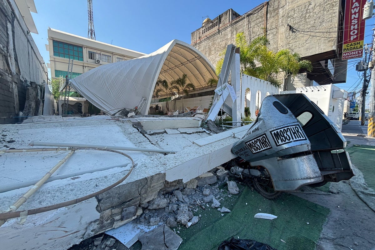Death toll rises after 7.8-magnitude earthquake rocks the Ph