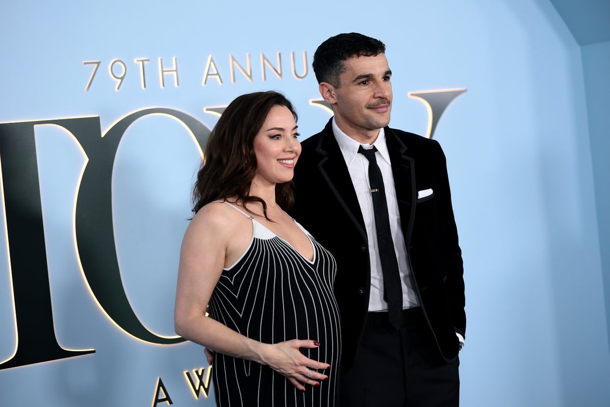 Pregnant Aubrey Plaza supports new boyfriend Christopher Abb